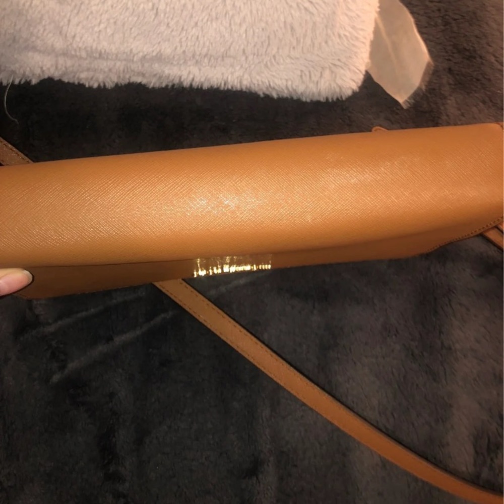 Micheal kors crossbody purse - Picture 6 of 7